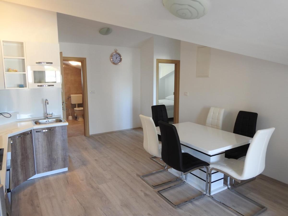 Apartmani Hrvoje Klarić - Srima Vodice Zewnętrze zdjęcie