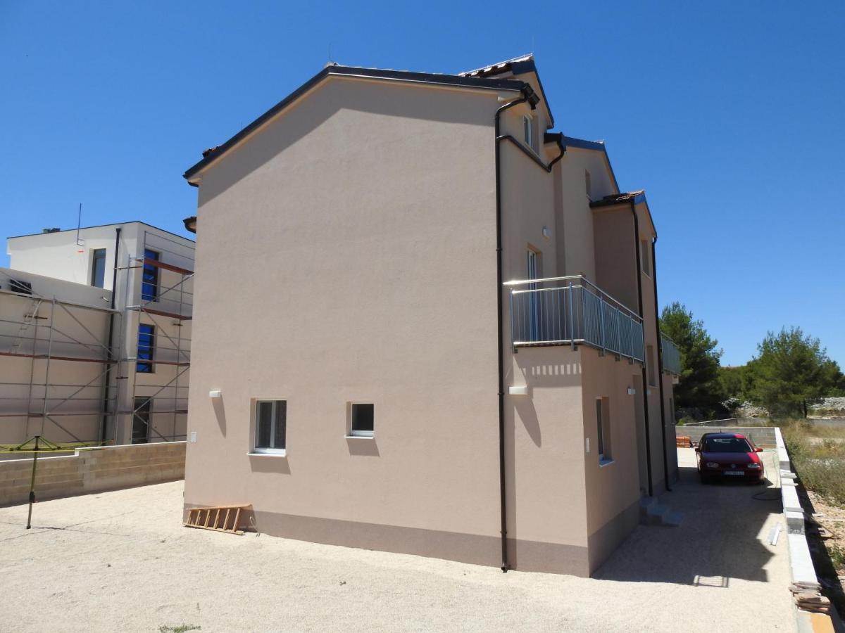 Apartmani Hrvoje Klarić - Srima Vodice Zewnętrze zdjęcie