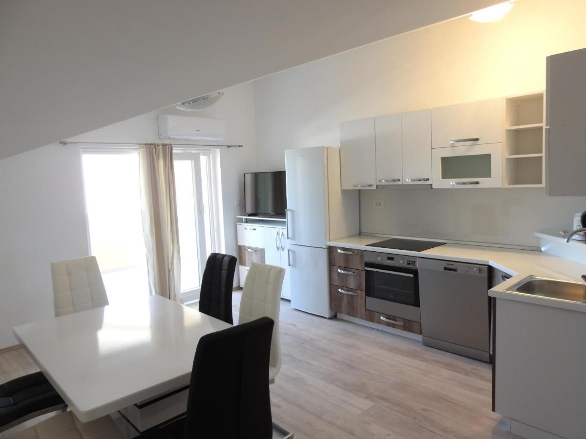 Apartmani Hrvoje Klarić - Srima Vodice Zewnętrze zdjęcie