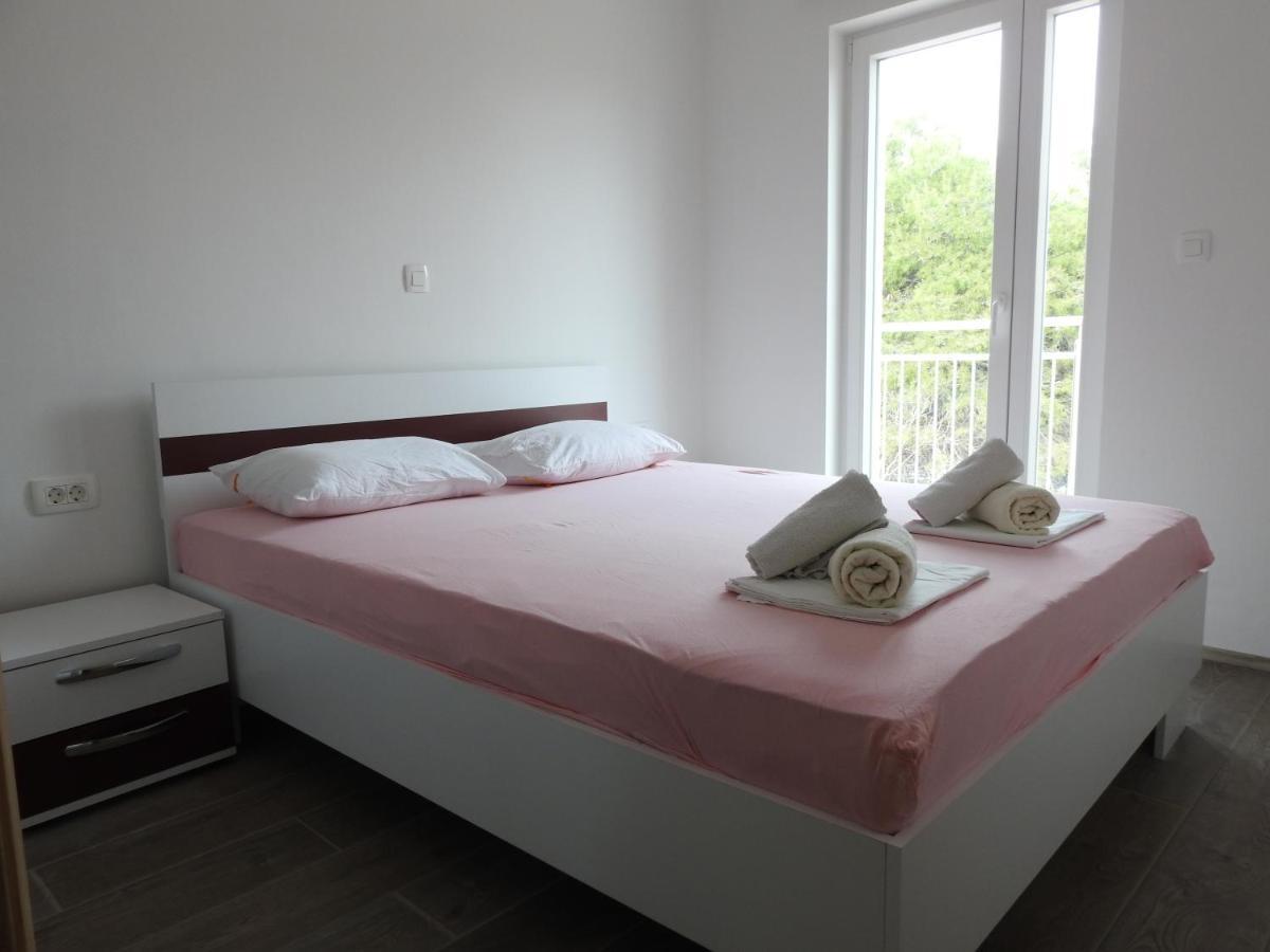 Apartmani Hrvoje Klarić - Srima Vodice Zewnętrze zdjęcie