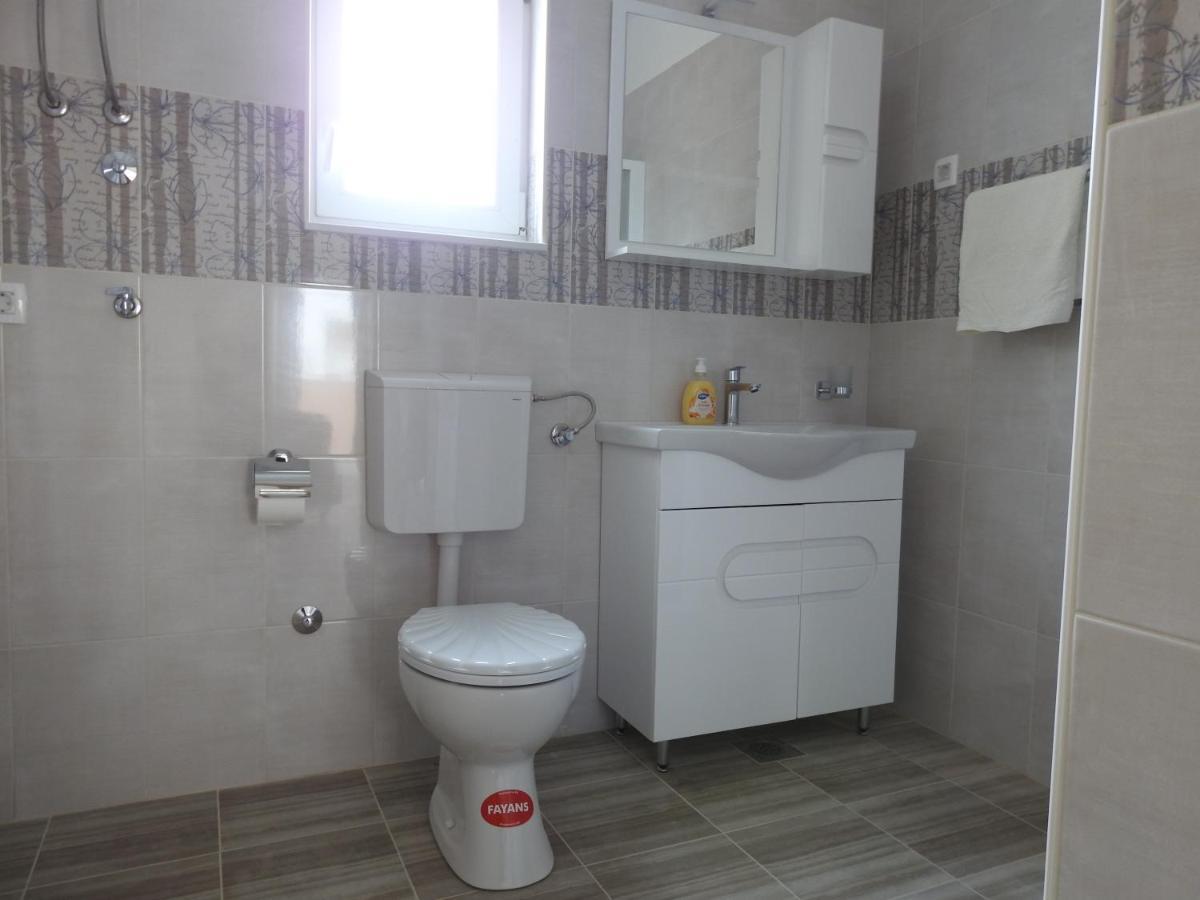 Apartmani Hrvoje Klarić - Srima Vodice Zewnętrze zdjęcie