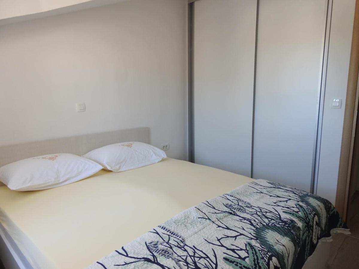 Apartmani Hrvoje Klarić - Srima Vodice Zewnętrze zdjęcie