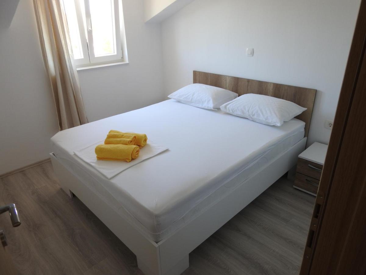 Apartmani Hrvoje Klarić - Srima Vodice Zewnętrze zdjęcie